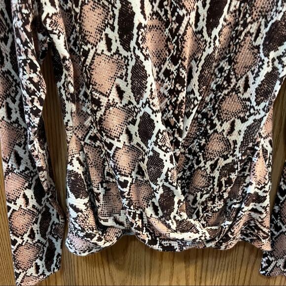 C Est 1946 Snakeskin Front Wrap Knot Top Women's Size Small White & Brown - Picture 3 of 7
